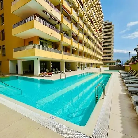Apartment Modern Studio With Balcony, 50 Meters From The Sea