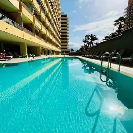 Modern Studio With Balcony, 50 Meters From The Sea Apartment